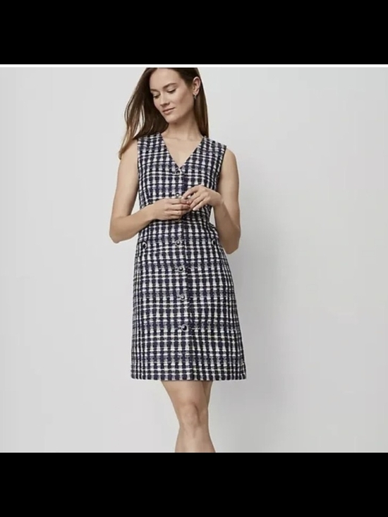 Ann Taylor Dresses & Skirts - Ann Taylor Sleeveless Tweed Button Shift Dress - Size 10